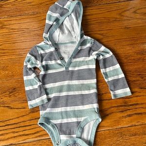Carter’s long sleeve infant hoodie tee shirt.  Infant size 18 months.